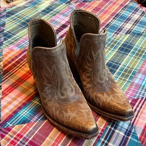 Ariat distressed leather ankle boot